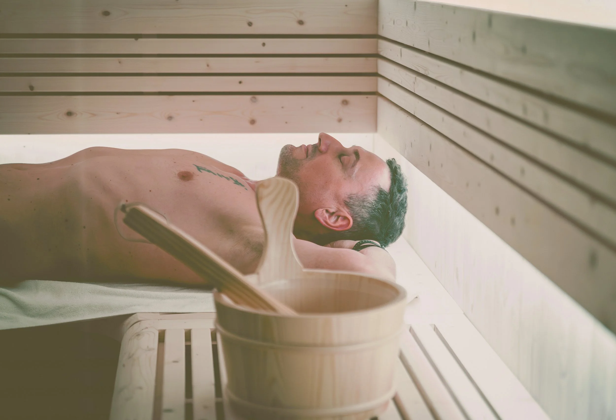 A moment of relaxation in the sauna of the wellness area at Hotel Brocco e Posta